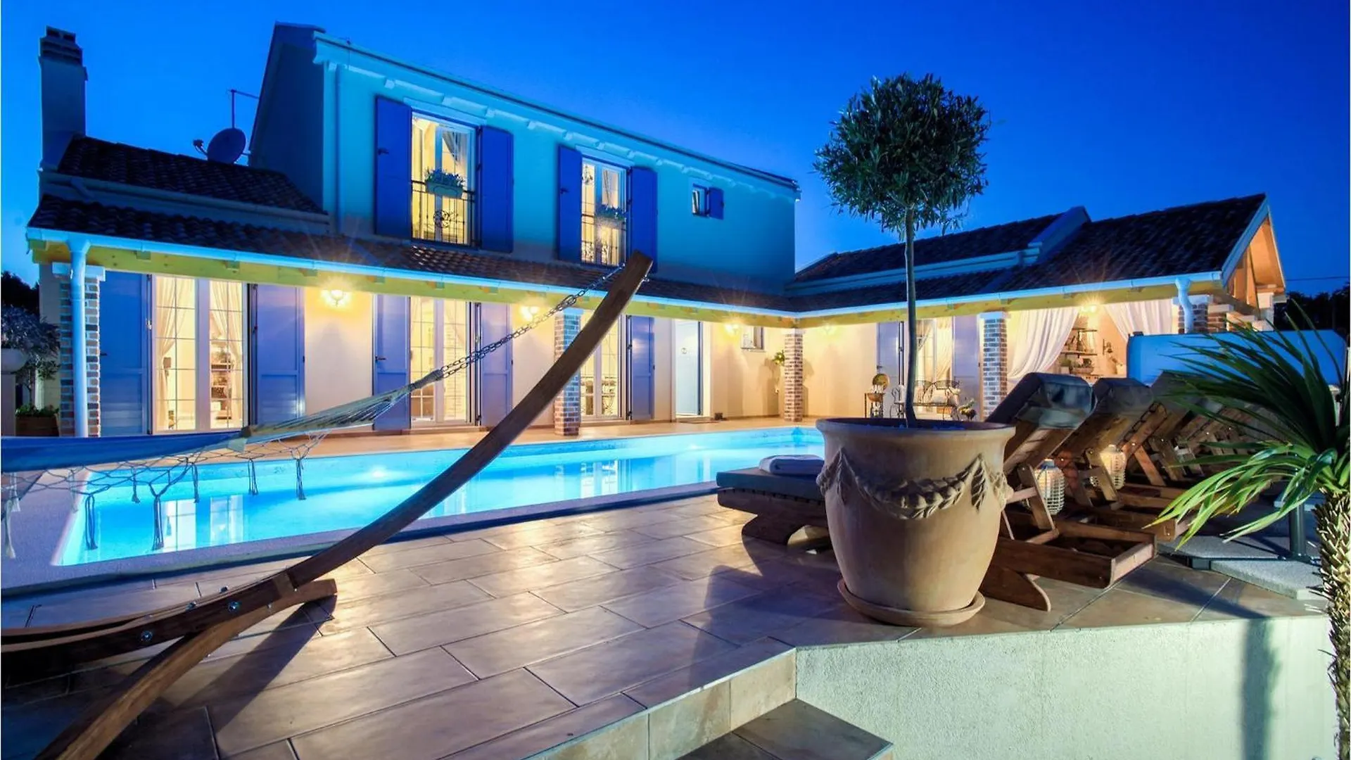 Villa Mek Zadar 0*,