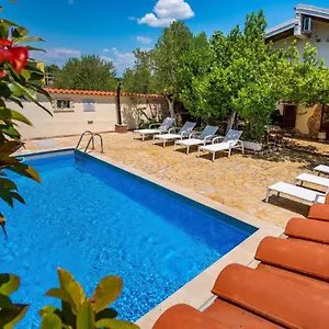 Olive House Ferienhaus