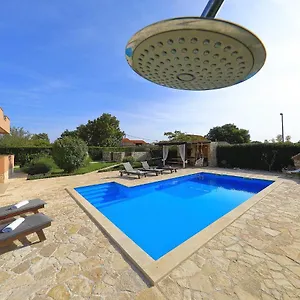 Casa Duje Ferienhaus