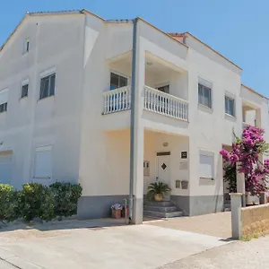 Rusula Apartment