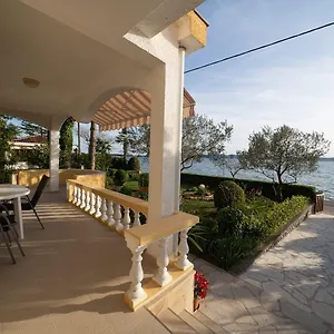 House Petar 1 Ferienhaus