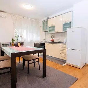 Old Town Seafront Apartment
